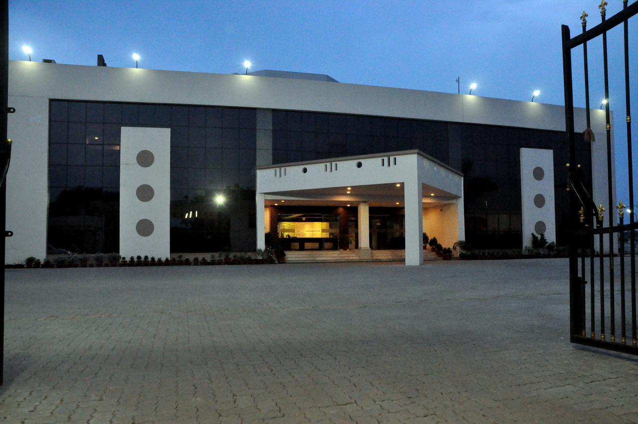 Jharsuguda Hotel Suncity Palace מראה חיצוני תמונה